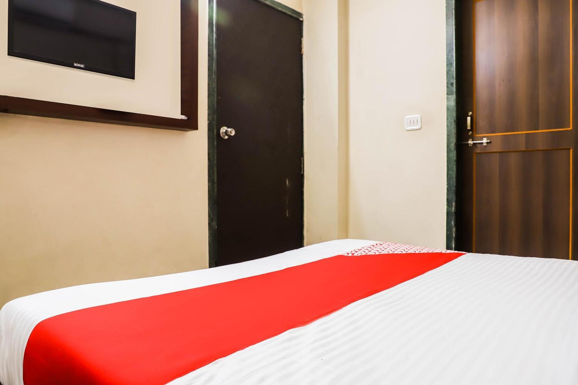 Hotel Spot On Bagiya Restaurant Harda Exterior foto