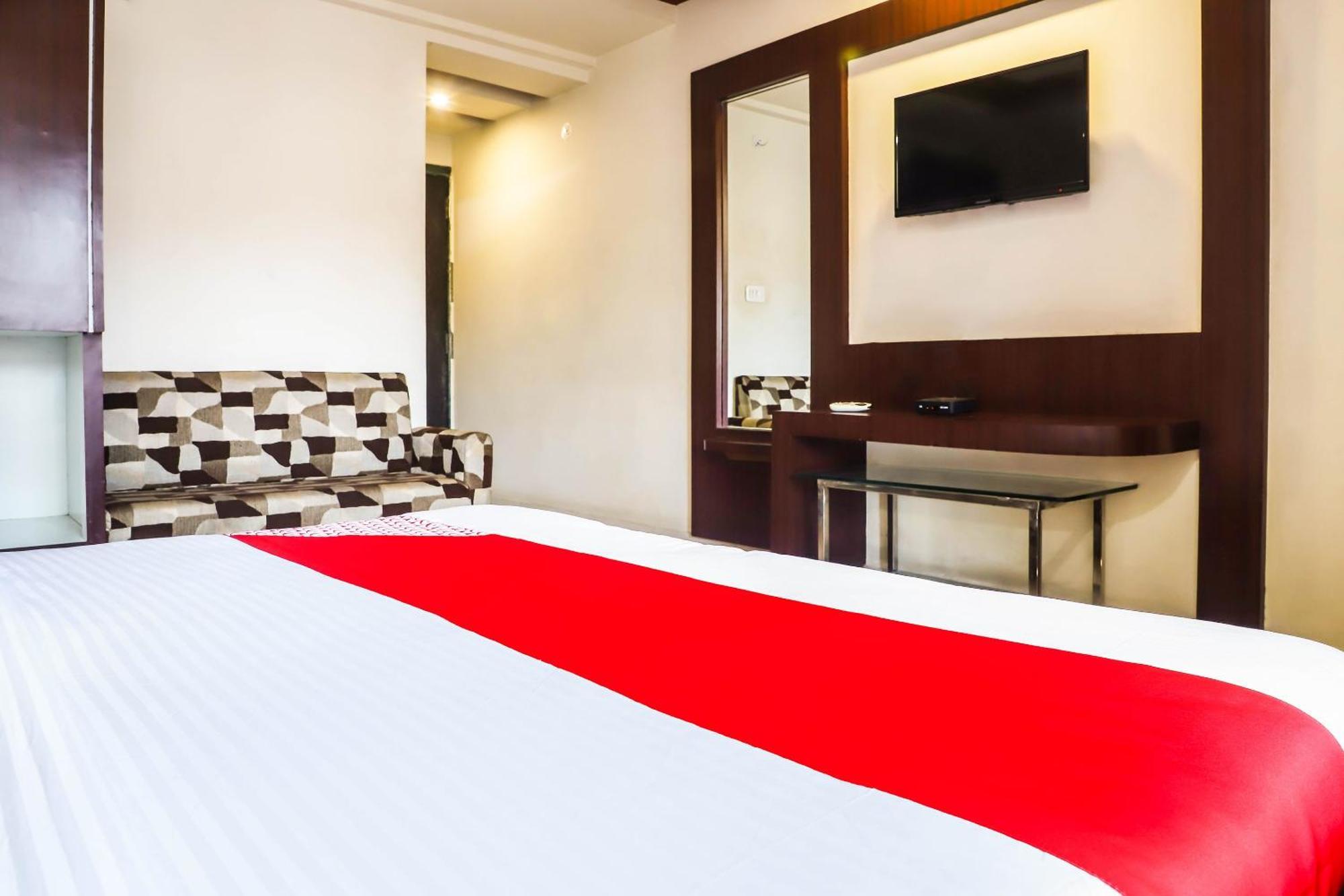 Hotel Spot On Bagiya Restaurant Harda Exterior foto